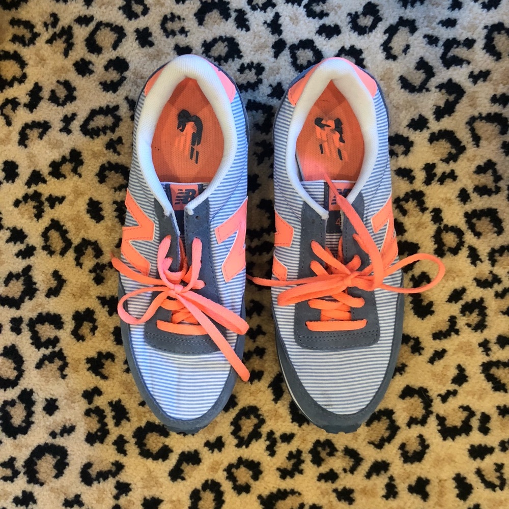 New Balance Sneakes